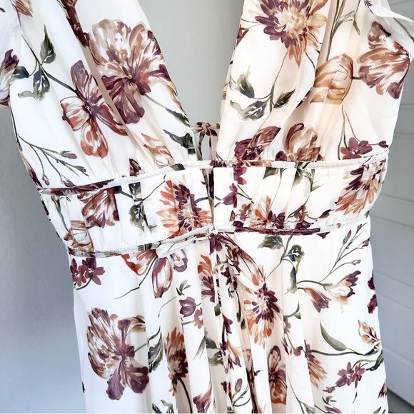 Lulus Flirty Ways Cream Floral Print Flutter Sleeve Romper - Picture 9 of 12